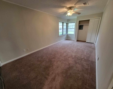 706 Maple St - Photo Thumbnail 27