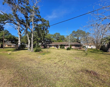 706 Maple St - Photo Thumbnail 1