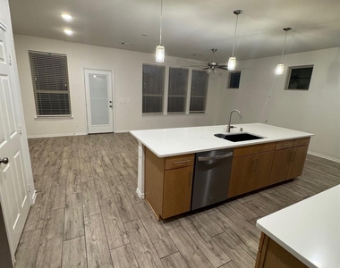 10412 Marston Vineyard Drive - Photo Thumbnail 6