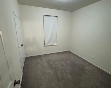 10412 Marston Vineyard Drive - Photo Thumbnail 2