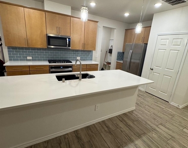 10412 Marston Vineyard Drive - Photo Thumbnail 7
