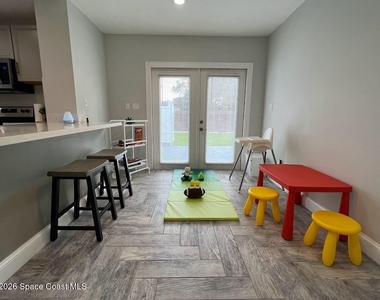 1810 Elizabeth Street - Photo Thumbnail 14