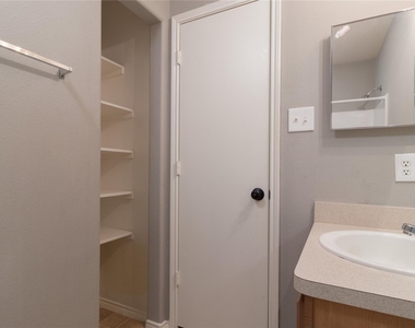 9331 Norwood Trails Drive - Photo Thumbnail 15