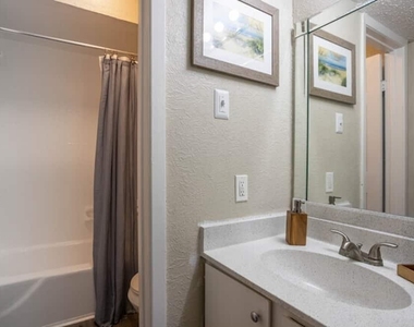 6505 Westheimer Road - Photo Thumbnail 8