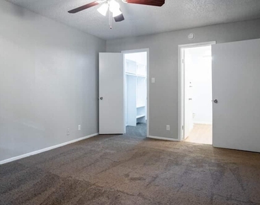 6505 Westheimer Road - Photo Thumbnail 12