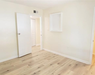 3775 40th Lane S - Photo Thumbnail 9