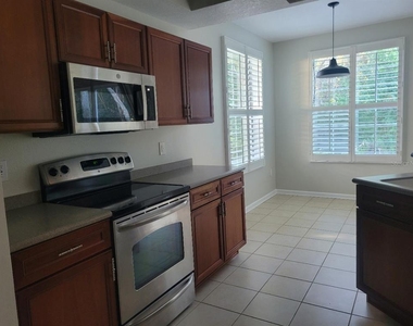 820 Lantern Way - Photo Thumbnail 18