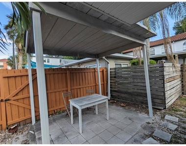 411 S Albany Avenue - Photo Thumbnail 7
