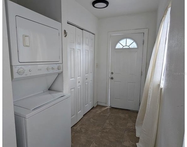 411 S Albany Avenue - Photo Thumbnail 5