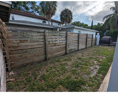 411 S Albany Avenue - Photo Thumbnail 8