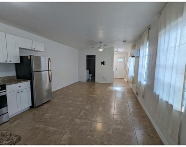 411 S Albany Avenue - Photo Thumbnail 1
