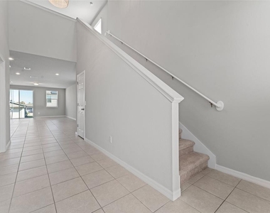 3085 Bella Vista Drive - Photo Thumbnail 4