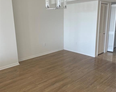 5200 Brittany Drive S - Photo Thumbnail 8