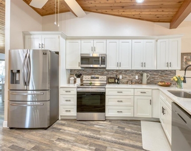13964 106th Avenue - Photo Thumbnail 10