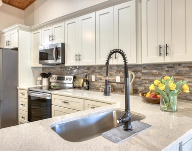 13964 106th Avenue - Photo Thumbnail 12