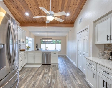 13964 106th Avenue - Photo Thumbnail 6