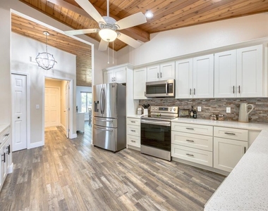 13964 106th Avenue - Photo Thumbnail 11