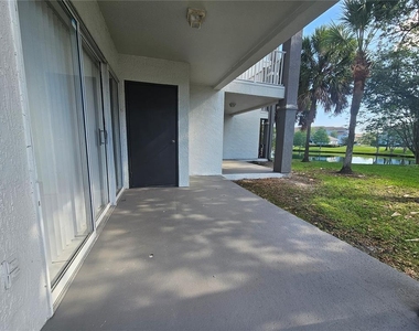 13838 Fairway Island Drive - Photo Thumbnail 4