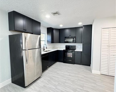 607 Alabama Avenue - Photo Thumbnail 3