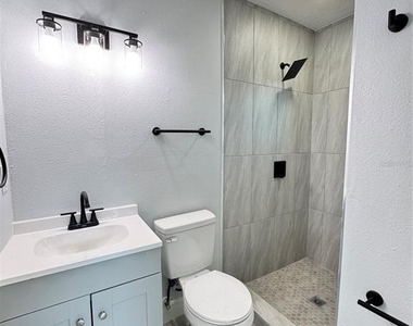 607 Alabama Avenue - Photo Thumbnail 10