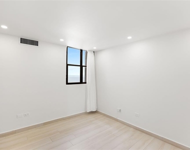2306 Calle Laurel - Photo Thumbnail 14