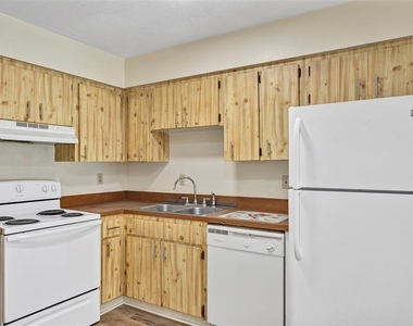 3800 Se 17th Ct - Photo Thumbnail 7