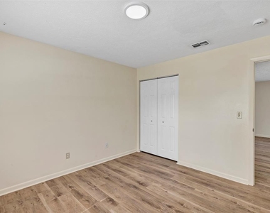 3800 Se 17th Ct - Photo Thumbnail 12