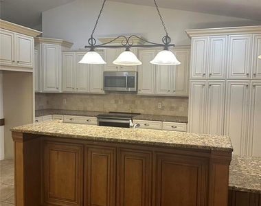 1512 Ison Lane - Photo Thumbnail 2