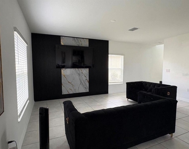 626 Bell Prairie Circle - Photo Thumbnail 3