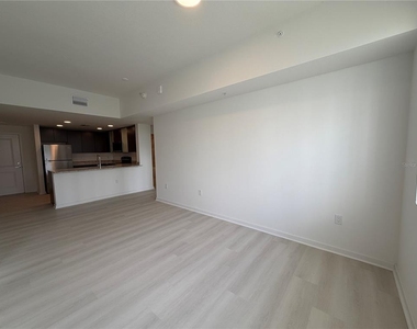 5587 Millenia Park Blvd - Photo Thumbnail 16