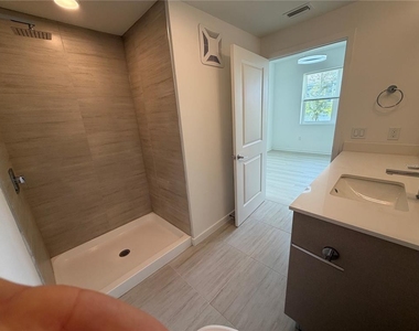 5587 Millenia Park Blvd - Photo Thumbnail 7