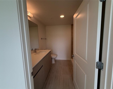 5587 Millenia Park Blvd - Photo Thumbnail 6
