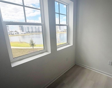 5587 Millenia Boulevard - Photo Thumbnail 15
