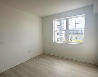 5587 Millenia Boulevard - Photo Thumbnail 17