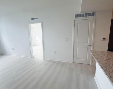 5587 Millenia Boulevard - Photo Thumbnail 12