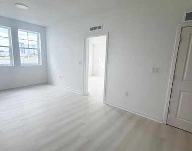 5587 Millenia Boulevard - Photo Thumbnail 13