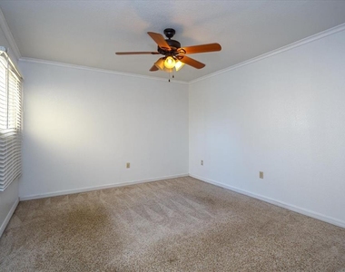 908 Lake Destiny Road - Photo Thumbnail 11