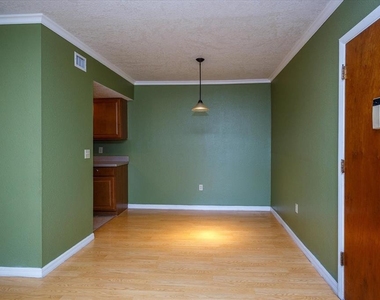 908 Lake Destiny Road - Photo Thumbnail 7