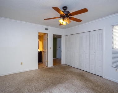 908 Lake Destiny Road - Photo Thumbnail 16