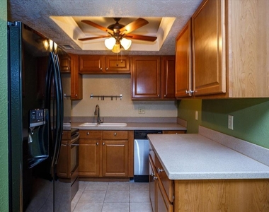 908 Lake Destiny Road - Photo Thumbnail 8