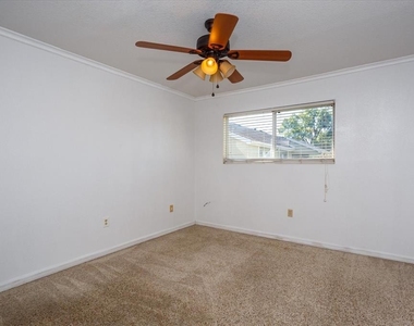 908 Lake Destiny Road - Photo Thumbnail 14