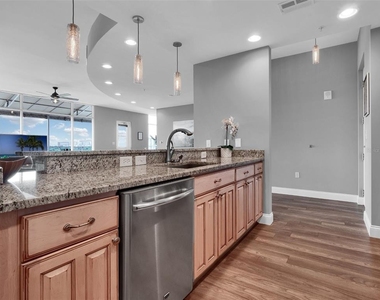 525 E Jackson Street - Photo Thumbnail 27