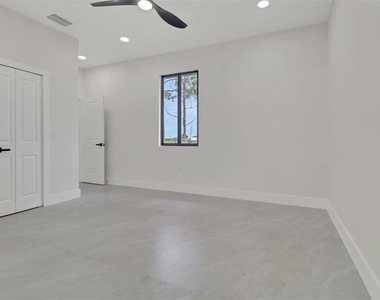 4503 15th Street Sw - Photo Thumbnail 13