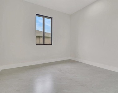 4503 15th Street Sw - Photo Thumbnail 16