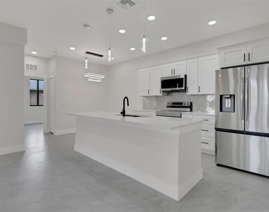 4503 15th Street Sw - Photo Thumbnail 9