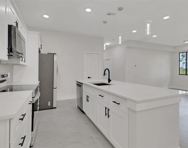 4503 15th Street Sw - Photo Thumbnail 10