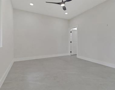 4503 15th Street Sw - Photo Thumbnail 11
