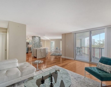 1111 N Gulfstream Avenue - Photo Thumbnail 2