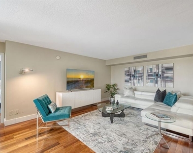 1111 N Gulfstream Avenue - Photo Thumbnail 1