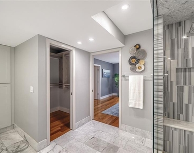 1111 N Gulfstream Avenue - Photo Thumbnail 15